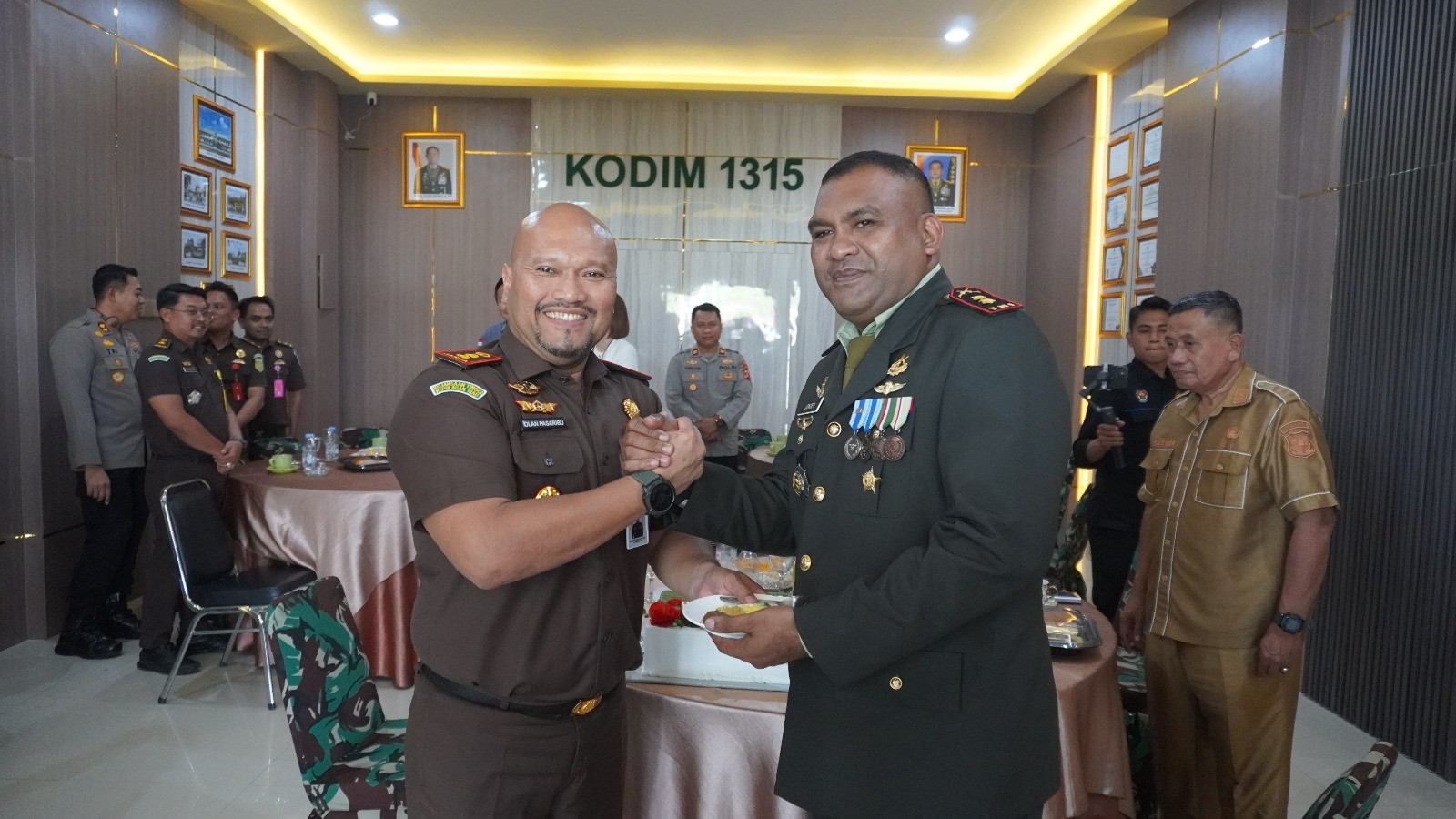 Dandim 1315 Kabupaten Gorontalo Sambut Ucapan Selamat HUT TNI Ke-81 Dari Jajaran Forkopimda Kabupaten Gorontalo